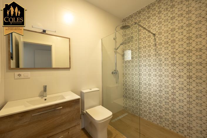 Image No.17-2 Bed Villa / Detached for sale