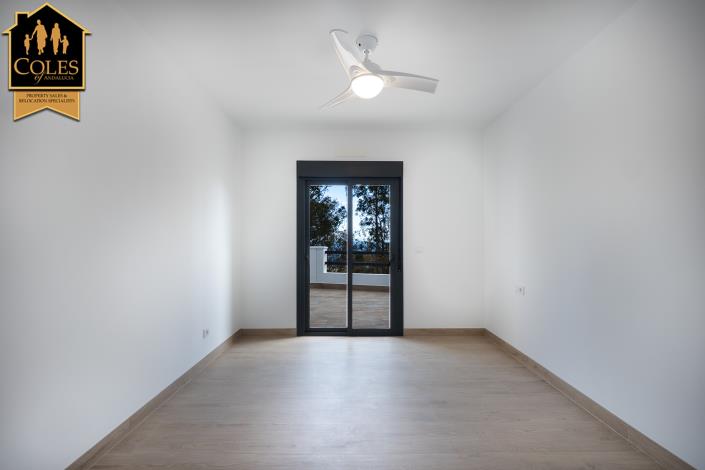 Image No.18-2 Bed Villa / Detached for sale