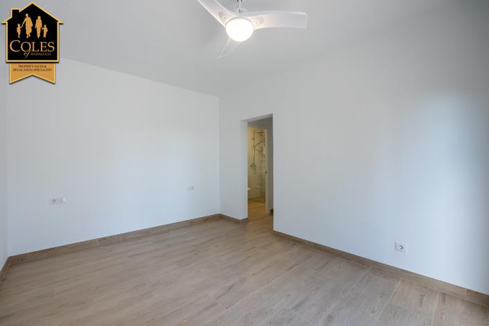 Image No.19-2 Bed Villa / Detached for sale