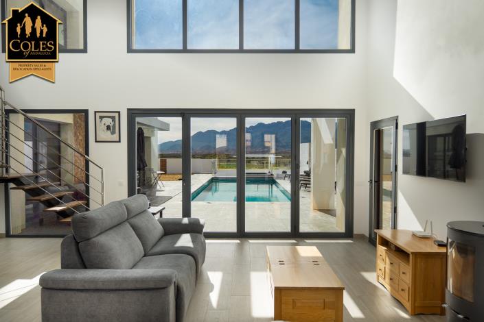 Image No.13-3 Bed Villa / Detached for sale