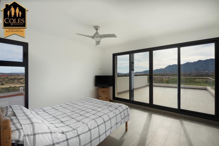 Image No.18-3 Bed Villa / Detached for sale