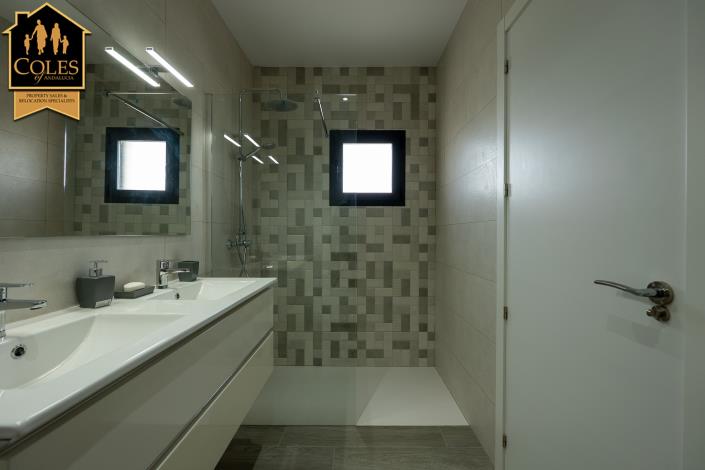 Image No.19-3 Bed Villa / Detached for sale