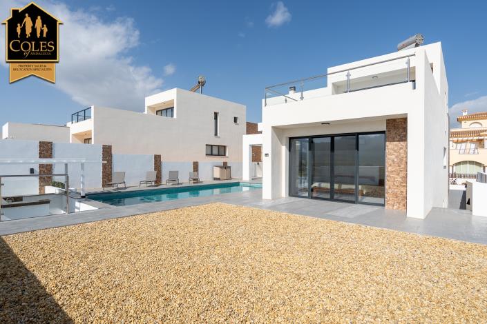 Image No.40-3 Bed Villa / Detached for sale