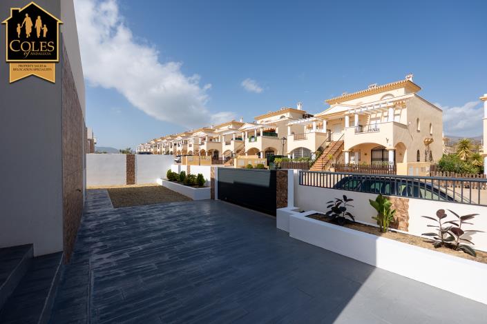 Image No.47-3 Bed Villa / Detached for sale