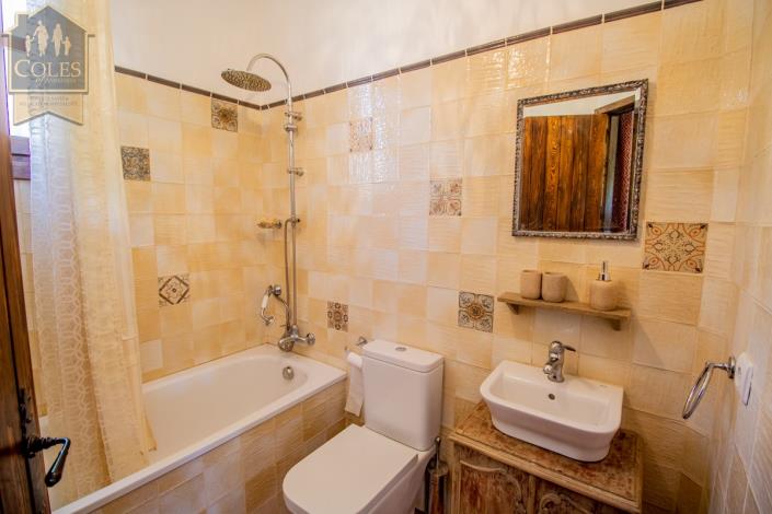 Image No.13-4 Bed Villa / Detached for sale