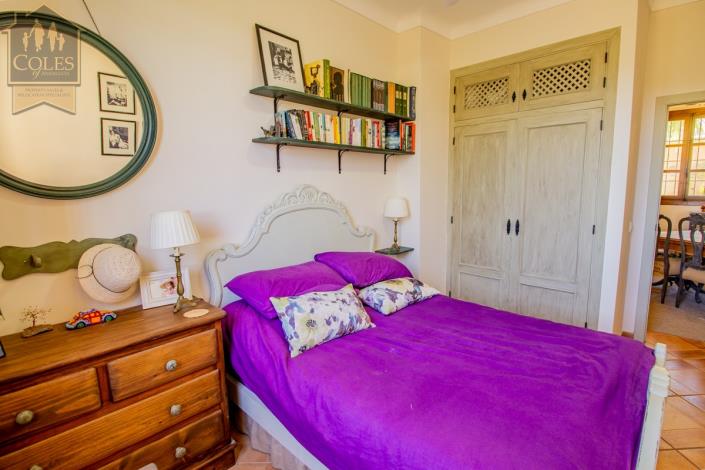 Image No.15-4 Bed Villa / Detached for sale