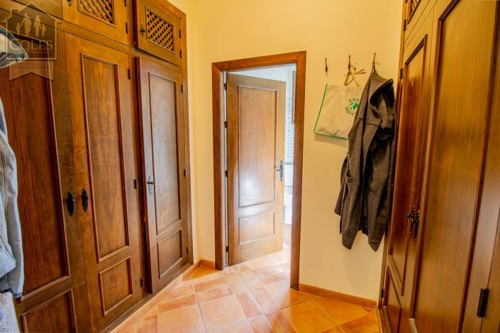 Image No.19-4 Bed Villa / Detached for sale