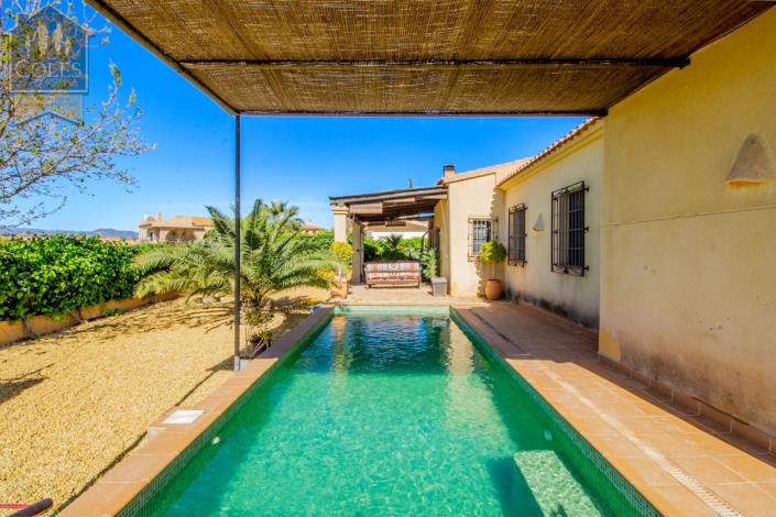 Image No.24-4 Bed Villa / Detached for sale