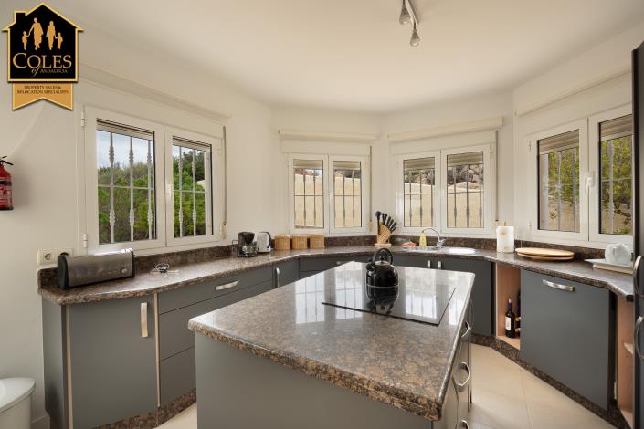 Image No.15-4 Bed Villa / Detached for sale