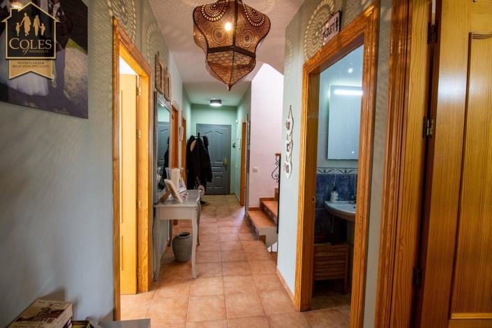 Image No.50-5 Bed Villa / Detached for sale