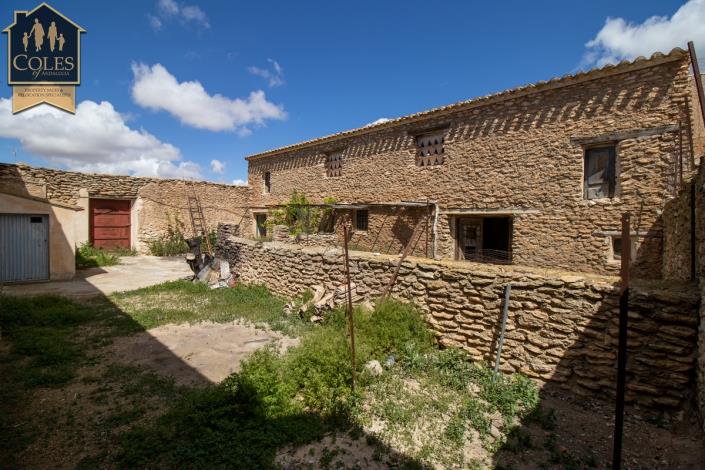 Image No.8-6 Bed Townhouse for sale