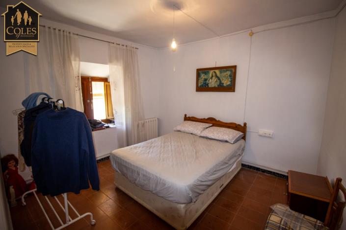 Image No.34-6 Bed Townhouse for sale