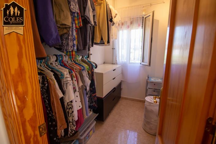 Image No.31-3 Bed Villa / Detached for sale