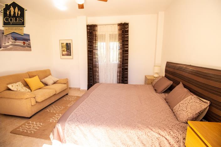 Image No.35-3 Bed Villa / Detached for sale