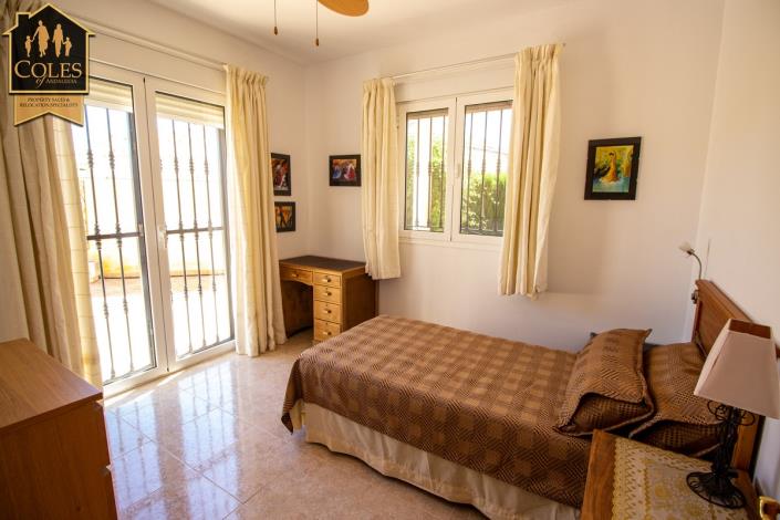 Image No.36-3 Bed Villa / Detached for sale