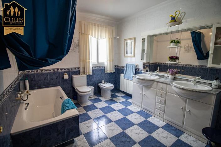 Image No.36-7 Bed Cortijo for sale