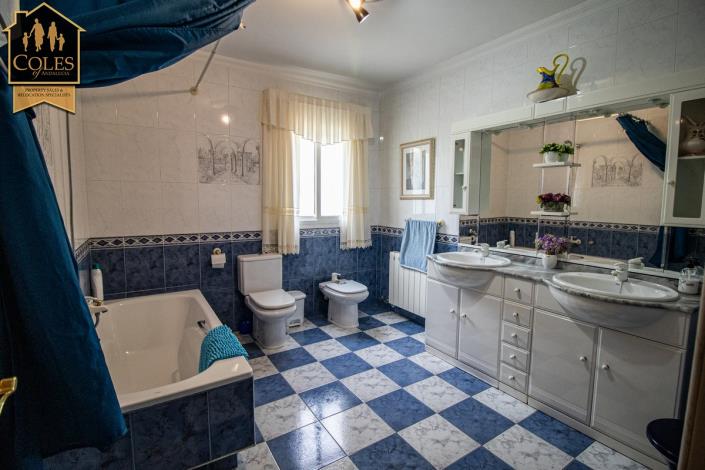 Image No.37-7 Bed Cortijo for sale