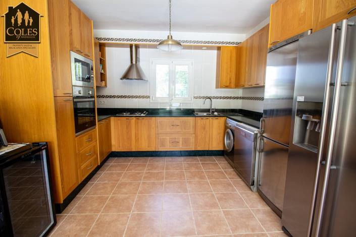 Image No.27-5 Bed Villa / Detached for sale