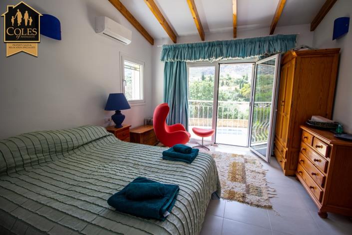 Image No.45-5 Bed Villa / Detached for sale