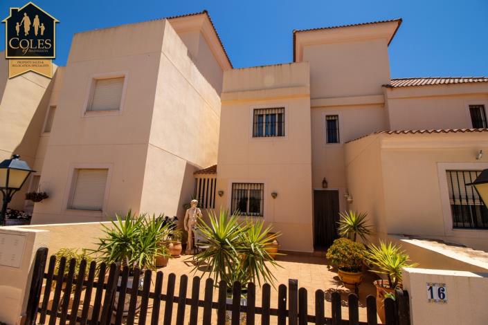 Image No.24-3 Bed Townhouse for sale