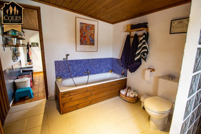 Image No.40-8 Bed Cortijo for sale