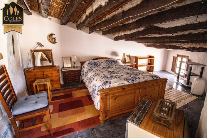 Image No.23-5 Bed Townhouse for sale