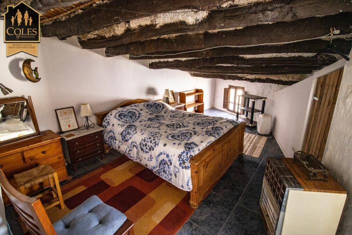 Image No.25-5 Bed Townhouse for sale