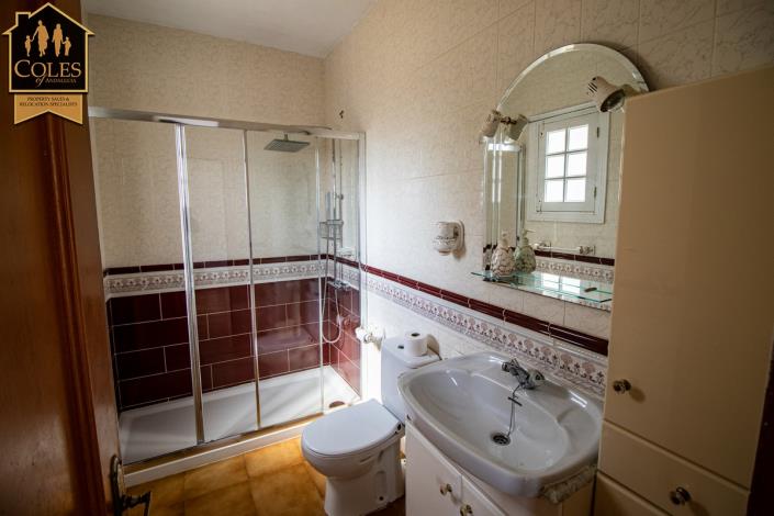 Image No.36-5 Bed Villa / Detached for sale