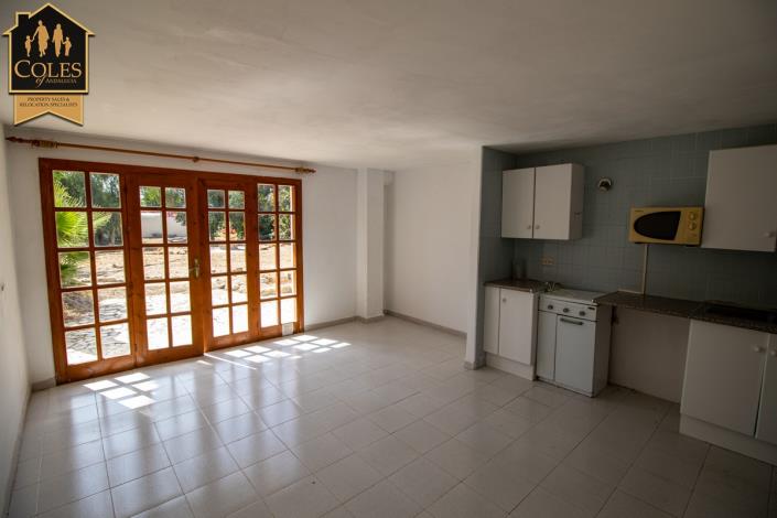 Image No.38-5 Bed Villa / Detached for sale