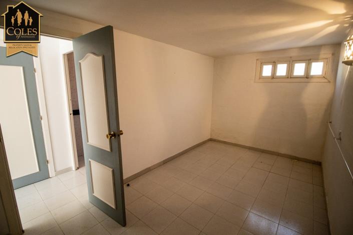 Image No.42-5 Bed Villa / Detached for sale