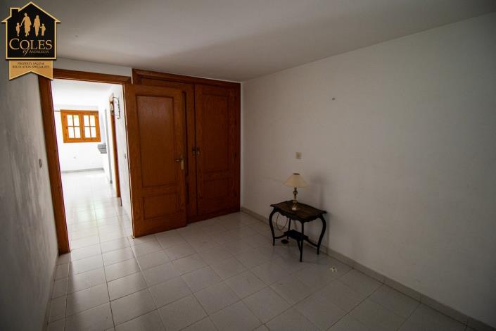Image No.51-5 Bed Villa / Detached for sale