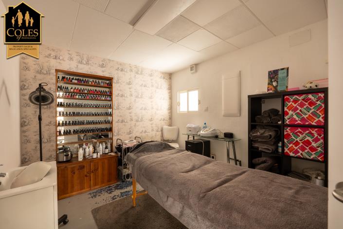 Image No.15-6 Bed Townhouse for sale