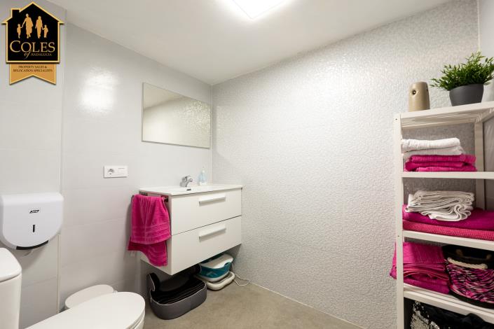 Image No.16-6 Bed Townhouse for sale