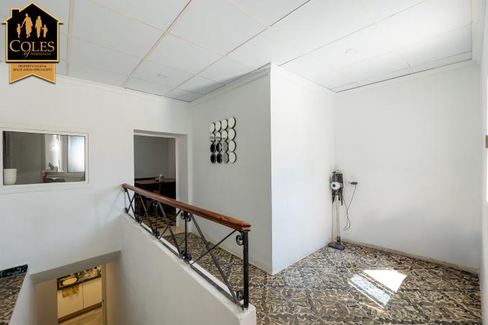 Image No.34-6 Bed Townhouse for sale