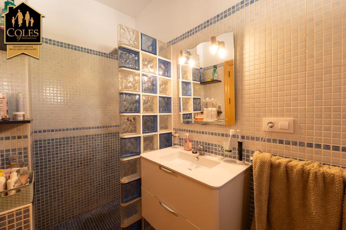 Image No.24-3 Bed Villa / Detached for sale