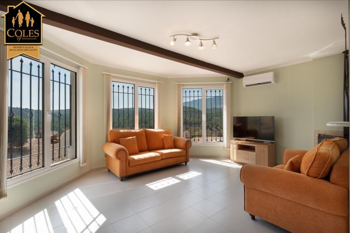 Image No.12-2 Bed Villa / Detached for sale