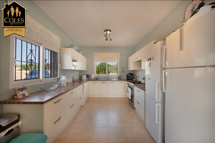 Image No.15-3 Bed Villa / Detached for sale