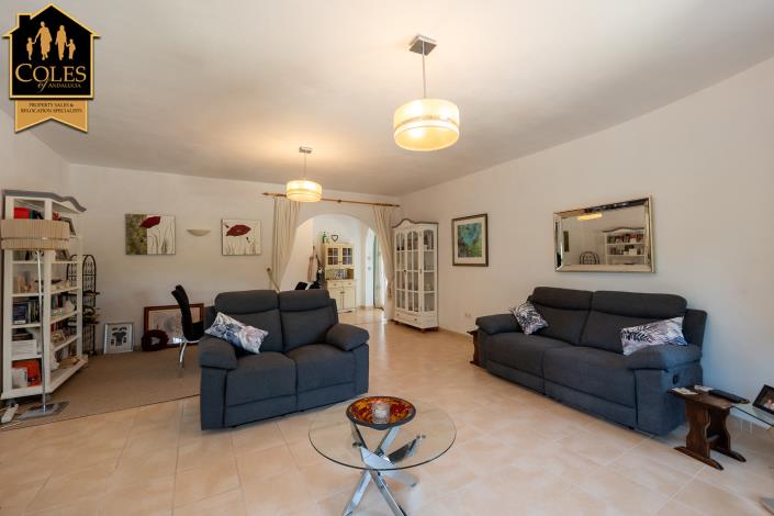 Image No.18-3 Bed Villa / Detached for sale