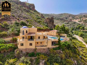 Cole's of Andalucia most sold property