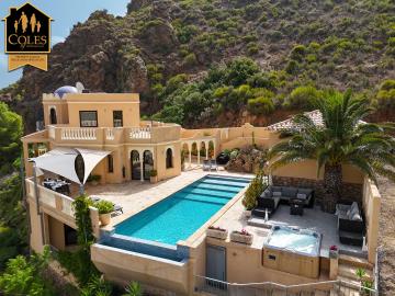 Cole's of Andalucia most sold property