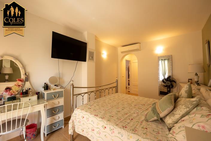 Image No.24-3 Bed Townhouse for sale