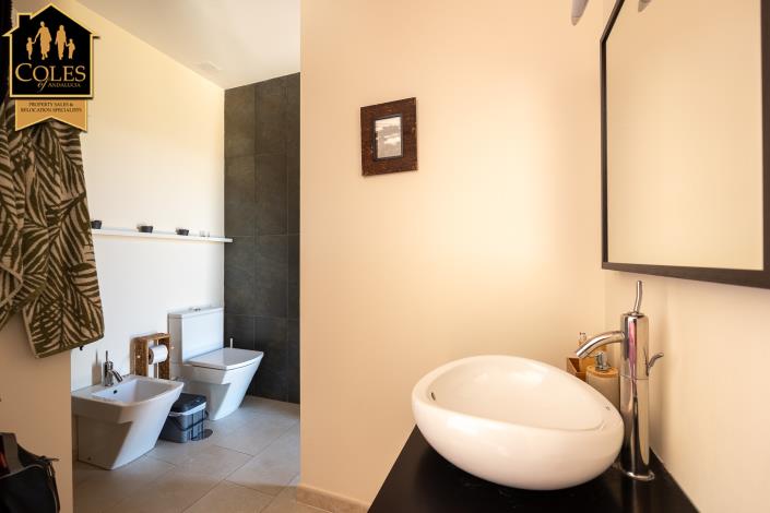 Image No.23-3 Bed Villa / Detached for sale