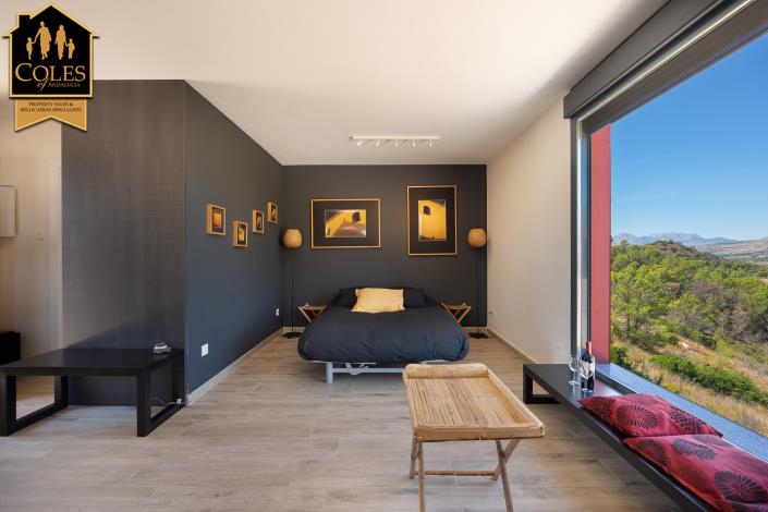 Image No.26-3 Bed Villa / Detached for sale