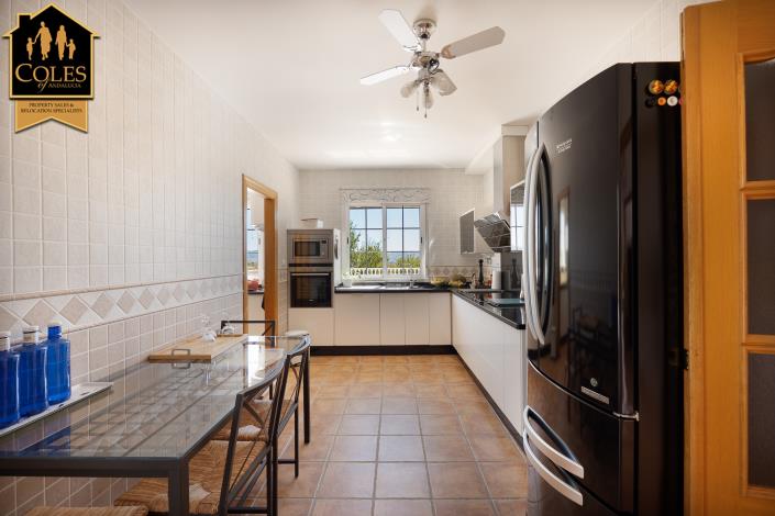 Image No.15-3 Bed Villa / Detached for sale