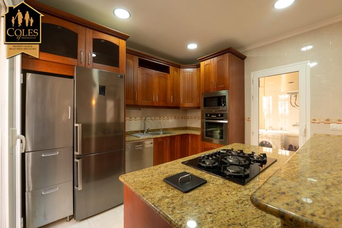 Image No.15-3 Bed Townhouse for sale