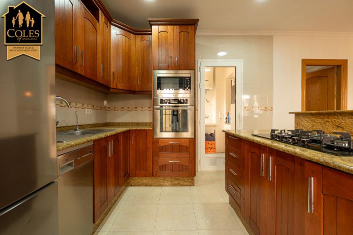 Image No.16-3 Bed Townhouse for sale