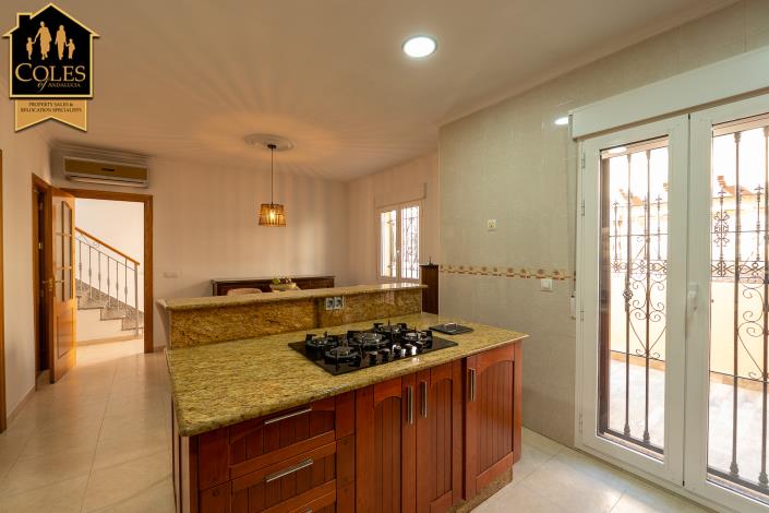 Image No.17-3 Bed Townhouse for sale