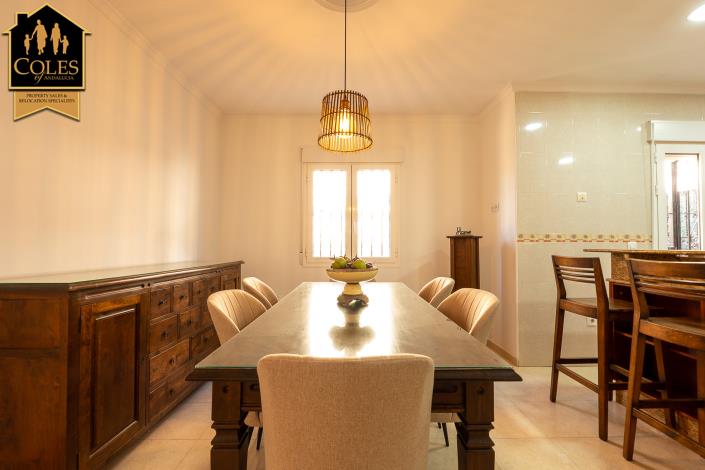 Image No.20-3 Bed Townhouse for sale