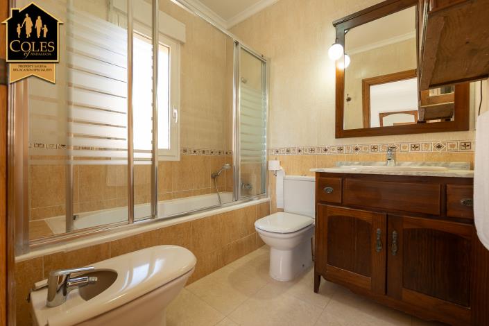 Image No.31-3 Bed Townhouse for sale