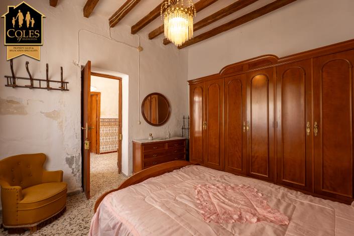 Image No.12-4 Bed Townhouse for sale